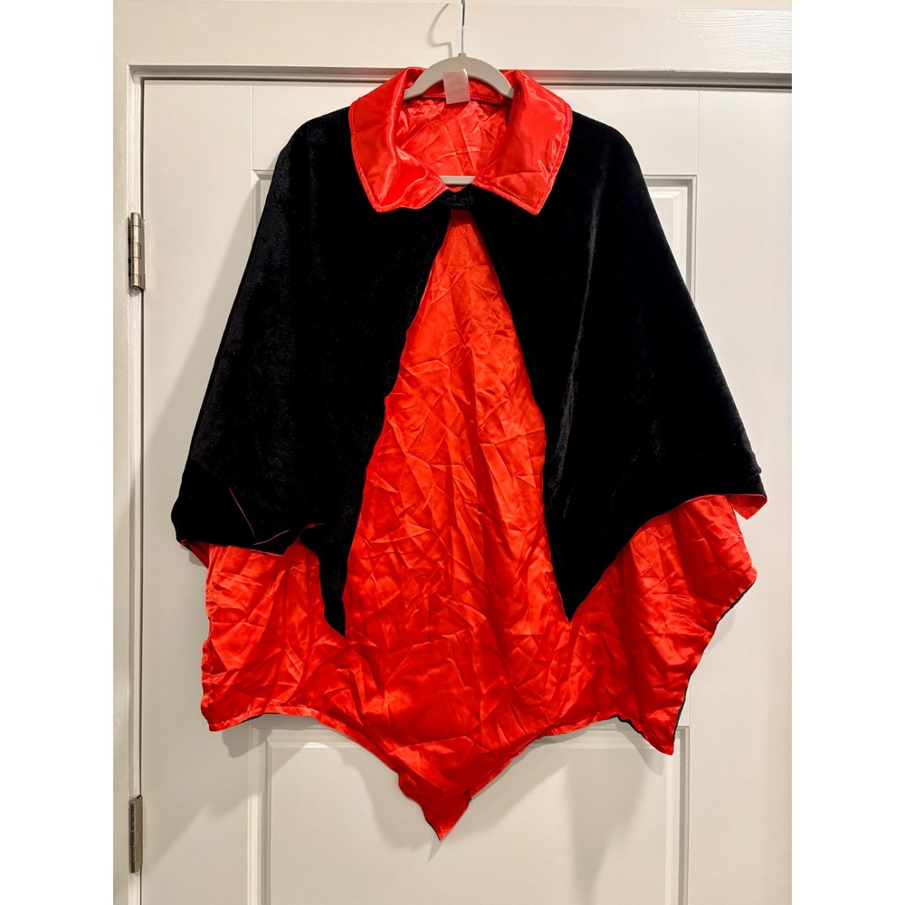 Target Kids Vampire Cape Black Red Velvet Satin Halloween Costume One Size 6+